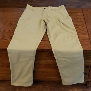 03 NWOT Wrangler Flex Waist Outdoor Cargo Pants